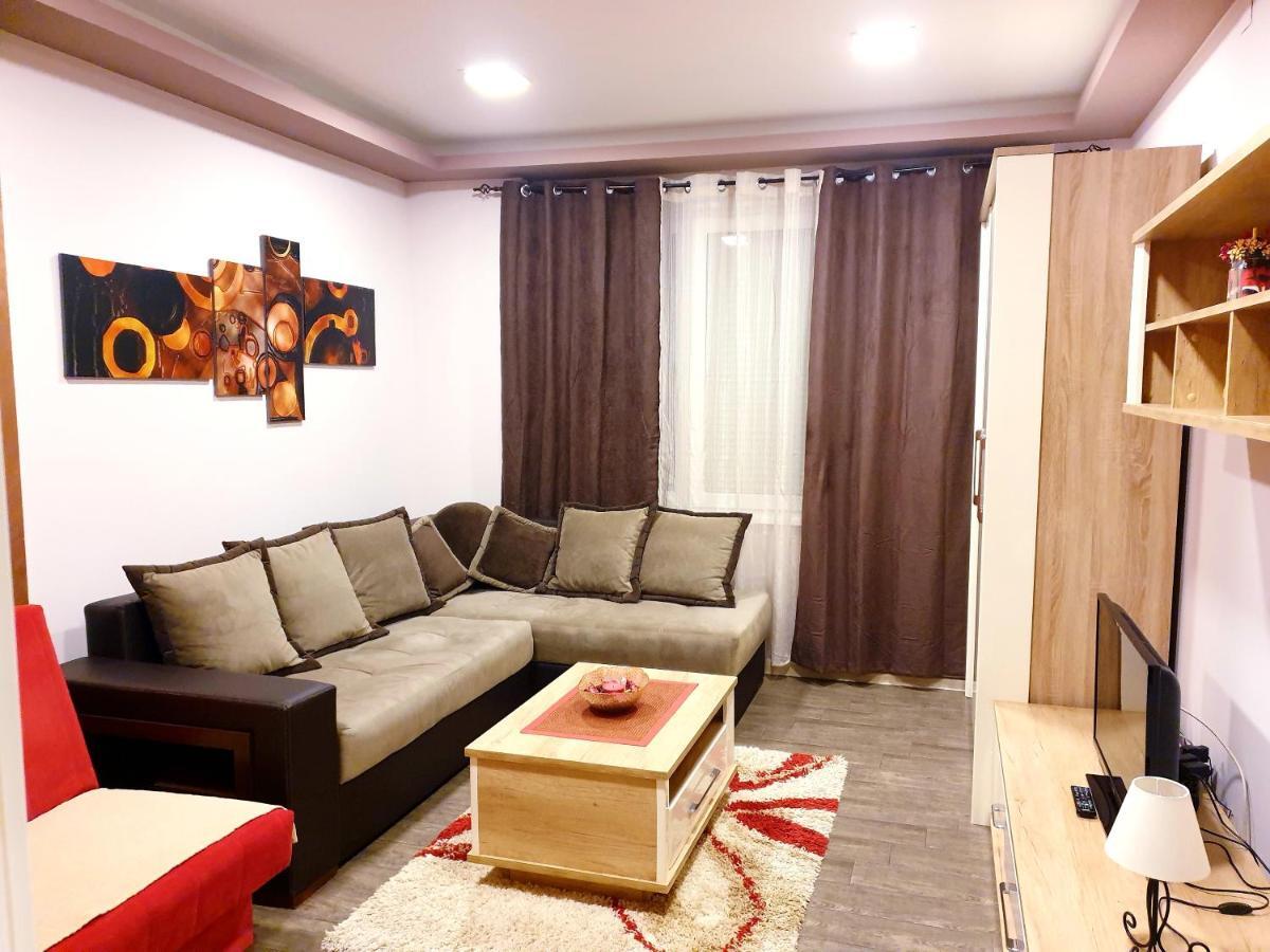 Ceca Apartman Ni Eksteriør bilde