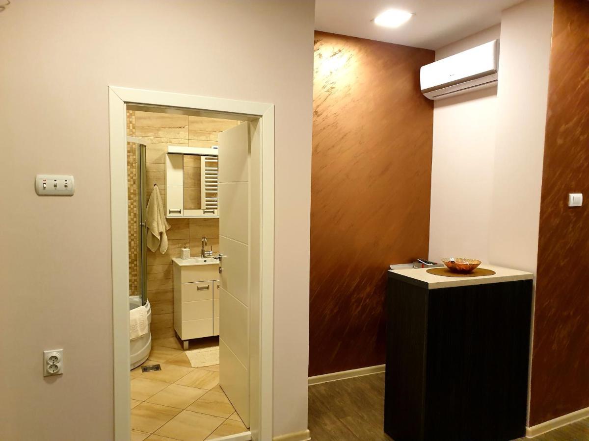 Ceca Apartman Ni Eksteriør bilde